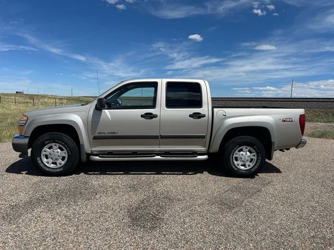 Used 2004 GMC Canyon SLE AWD/4WD image 2
