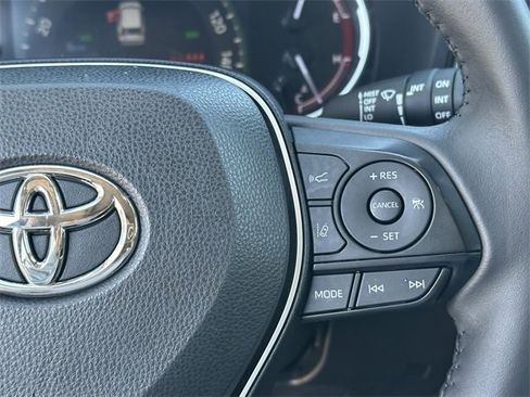 Used 2023 Toyota RAV4 XLE Premium image 14