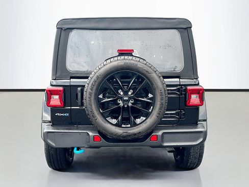 Used 2024 Jeep Wrangler Unlimited Sahara AWD/4WD image 6