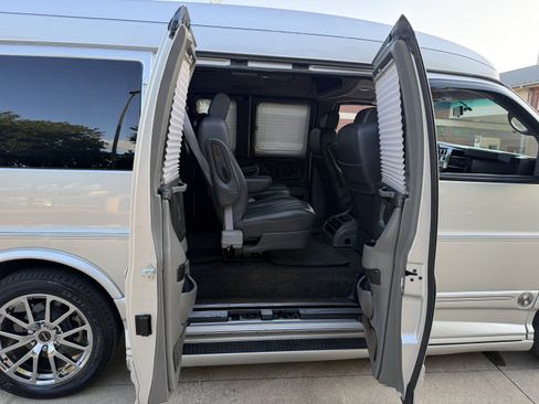 Used 2013 GMC Savana 1500 RWD image 15