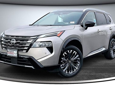 New 2026 Nissan Rogue Platinum image 2