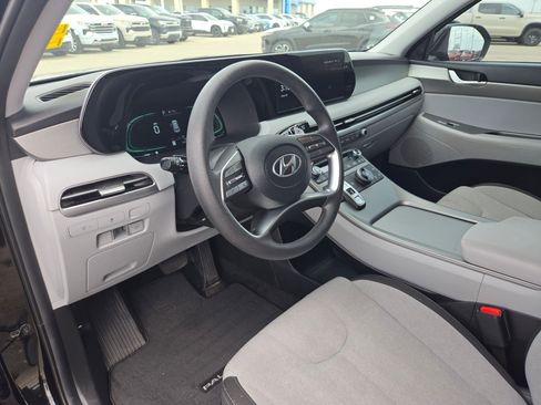 Used 2025 Hyundai Palisade SE image 11