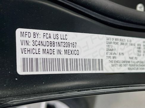 Used 2022 Jeep Compass Latitude AWD/4WD image 29