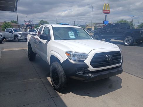 Used 2019 Toyota Tacoma SR AWD/4WD image 4