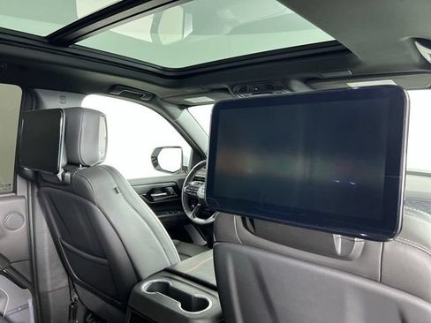 Used 2025 GMC Yukon AT4 Ultimate AWD/4WD image 36