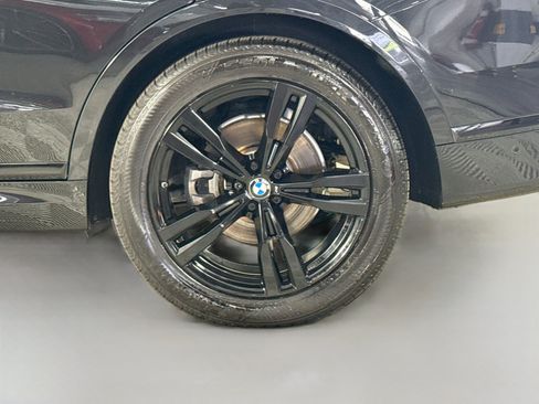 Used 2022 BMW X7 xDrive40i w/ M Sport Package AWD/4WD image 37