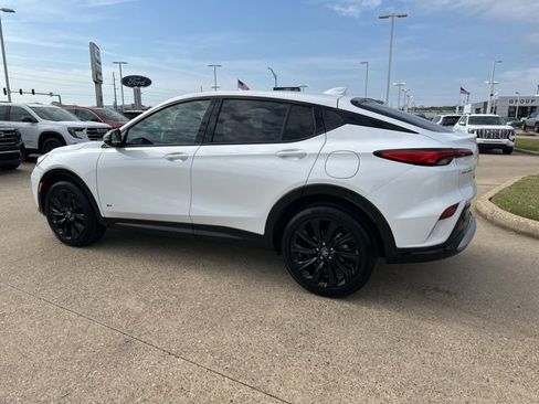 Used 2026 Buick Envista Sport Touring w/ Convenience I Package FWD image 5