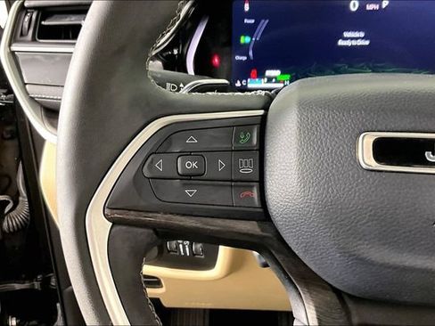 Used 2022 Jeep Grand Cherokee Limited 4xe w/ Luxury Tech Group II AWD/4WD image 10