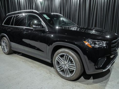 Certified 2026 Mercedes-Benz GLS 450 4MATIC image 3