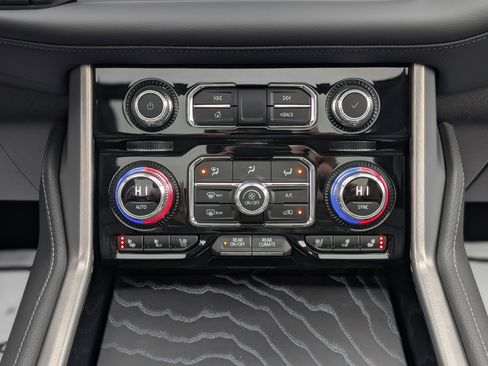 Used 2024 GMC Yukon Denali image 24