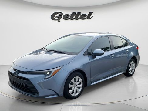 Certified 2025 Toyota Corolla LE FWD image 1