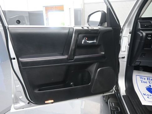 Used 2024 Toyota 4Runner TRD Off-Road image 10