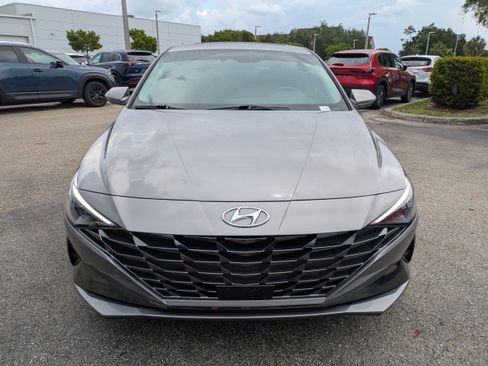 Used 2023 Hyundai Elantra Limited FWD image 3