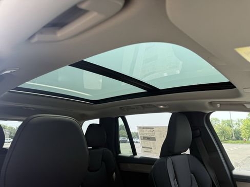 New 2025 Volvo XC90 B6 Plus image 26