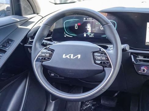 Certified 2023 Kia Niro EX FWD image 14