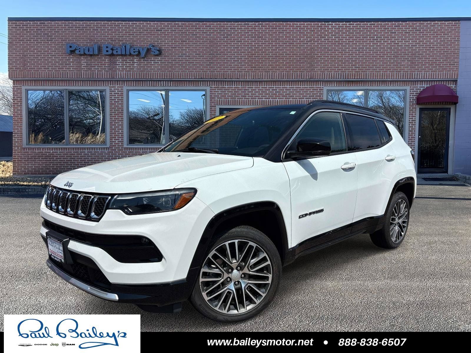 Used 2023 Jeep Compass Limited w/ Elite Group AWD/4WD image 1