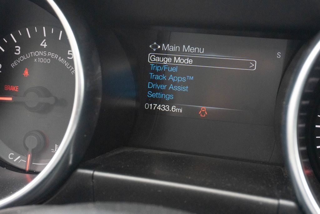 Used 2022 Ford Mustang Coupe RWD image 21