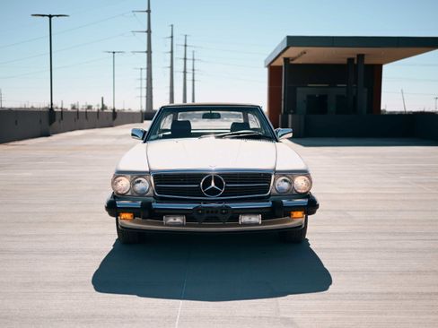 Used 1988 Mercedes-Benz 560 SL image 2