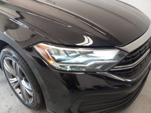 Used 2024 Volkswagen Jetta SE FWD image 5