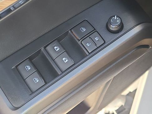 Used 2023 Toyota Tacoma TRD Off-Road w/ TRD Premium Off Road Package image 33