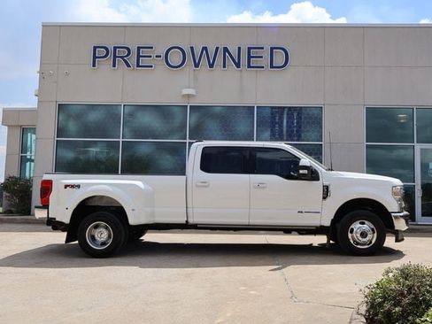 Certified 2022 Ford F350 Lariat w/ Lariat Ultimate Package AWD/4WD image 2