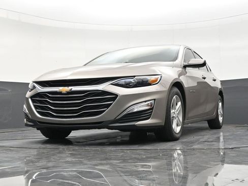 Used 2025 Chevrolet Malibu LS FWD image 28