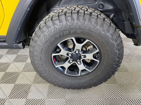 Used 2019 Jeep Wrangler Rubicon w/ Cold Weather Group AWD/4WD image 19