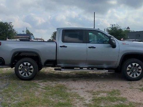 New 2026 Chevrolet Silverado 2500 Custom w/ Custom Value Package AWD/4WD image 9