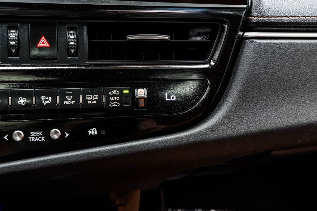 Used 2022 Lexus ES 350 w/ Accessory Package FWD image 28