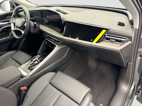 New 2025 Audi Q5 Prestige image 16