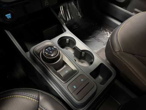 Used 2025 Ford Maverick Lobo image 23