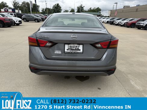 Used 2025 Nissan Altima 2.5 SV FWD image 8