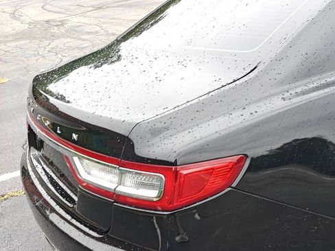 Used 2018 Lincoln Continental Select w/ Continental Climate Package image 16