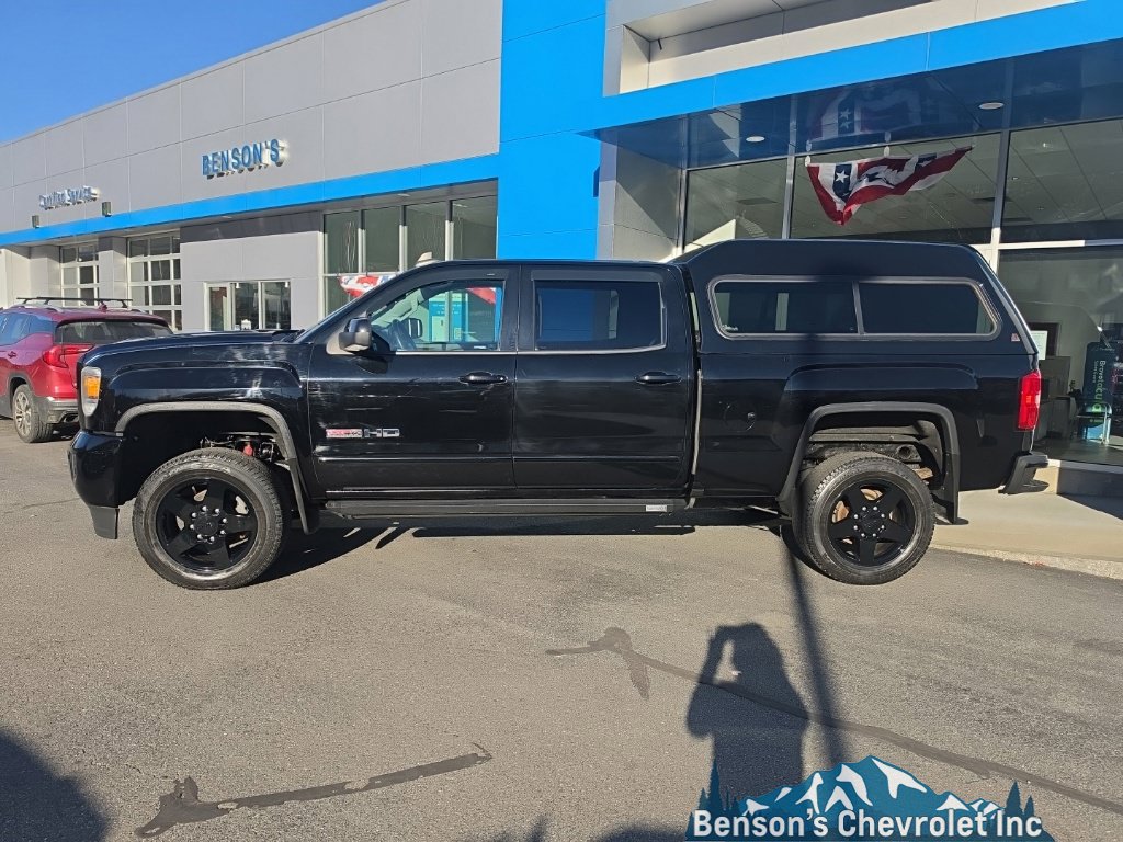 Used 2018 GMC Sierra 2500 SLT w/ All Terrain HD Package AWD/4WD image 3