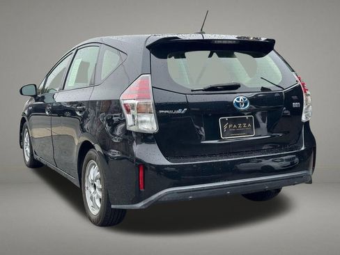 Used 2017 Toyota Prius V Three FWD image 3