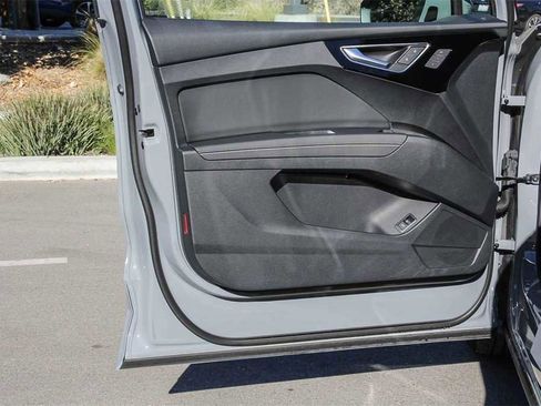 Used 2025 Audi Q4 e-tron Premium w/ Convenience Package image 22