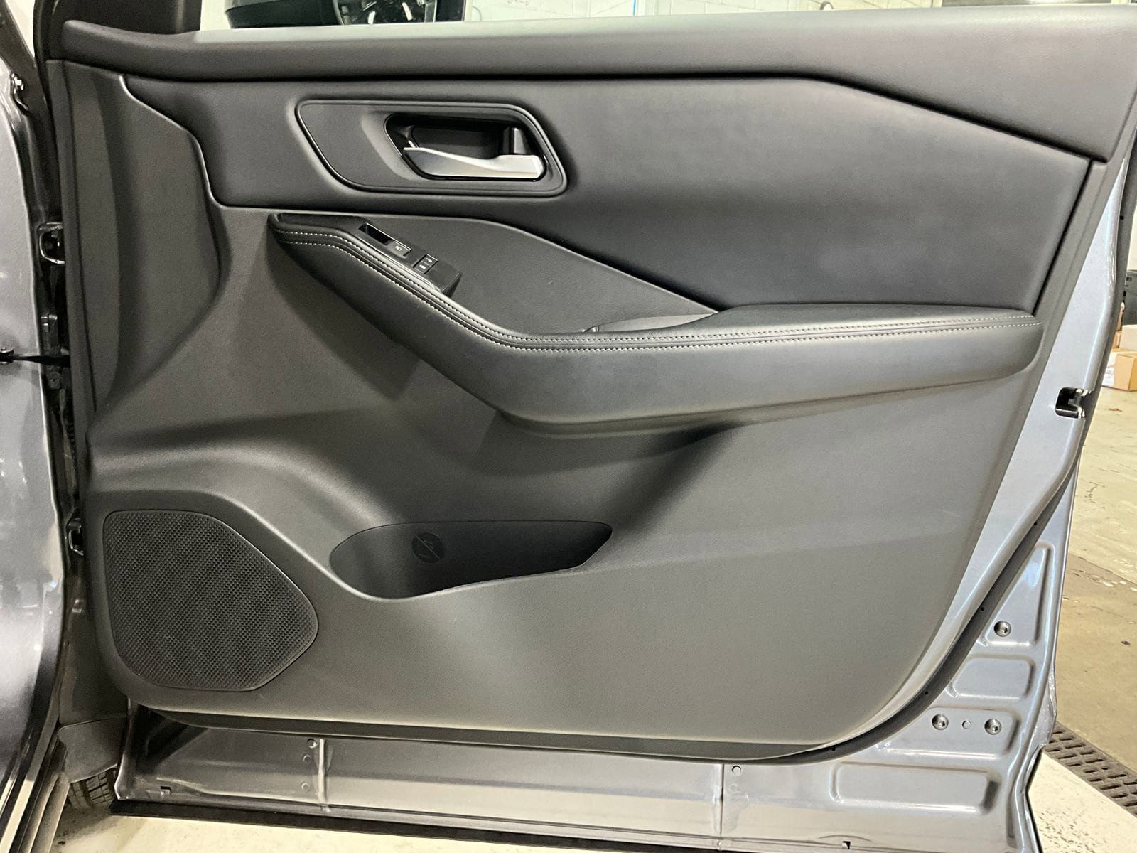 Used 2025 Nissan Rogue SV AWD/4WD image 23