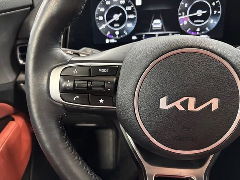 Used 2024 Kia Sportage SX FWD image 17