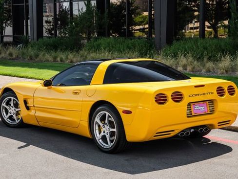Used 2003 Chevrolet Corvette Coupe w/ Preferred Equipment Group image 48