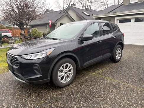 Used 2025 Ford Escape Active AWD/4WD image 5