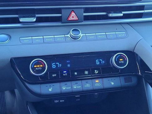 New 2025 Hyundai Elantra SEL FWD image 28