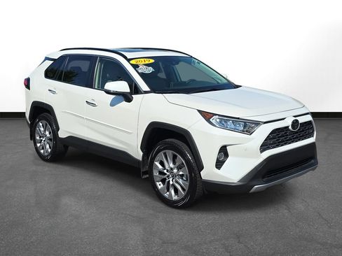 Used 2019 Toyota RAV4 Limited AWD/4WD image 3