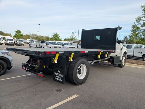 New 2027 Ford F750 2WD Regular Cab Super Duty image 4