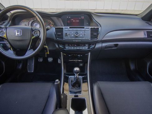 Used 2016 Honda Accord Sport image 36