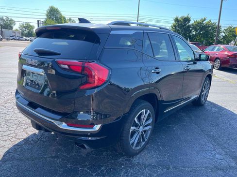 Used 2019 GMC Terrain Denali w/ Advanced Safety Package FWD image 4