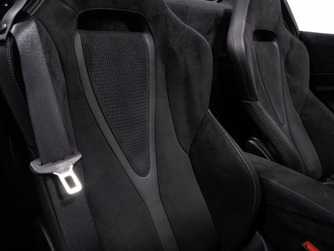 Used 2026 McLaren 750S Spider RWD image 74