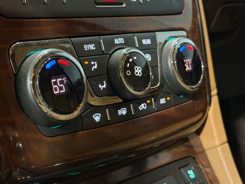 Used 2014 Buick Enclave Premium FWD image 13