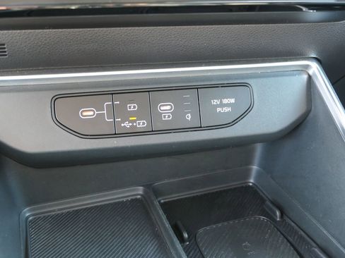 Used 2025 Kia Carnival SX Prestige image 21