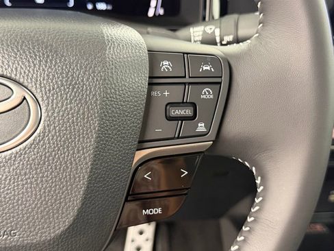 Used 2026 Toyota Camry SE FWD image 27