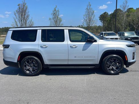 New 2026 Jeep Grand Wagoneer Limited AWD/4WD image 8
